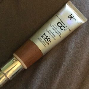It cosmetics foundation